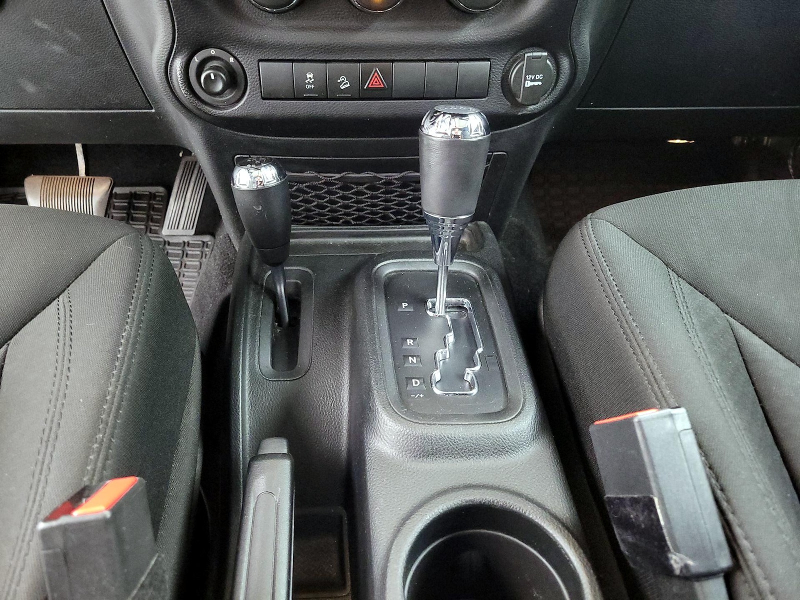 2016 Jeep Wrangler Sport S - Photo 16