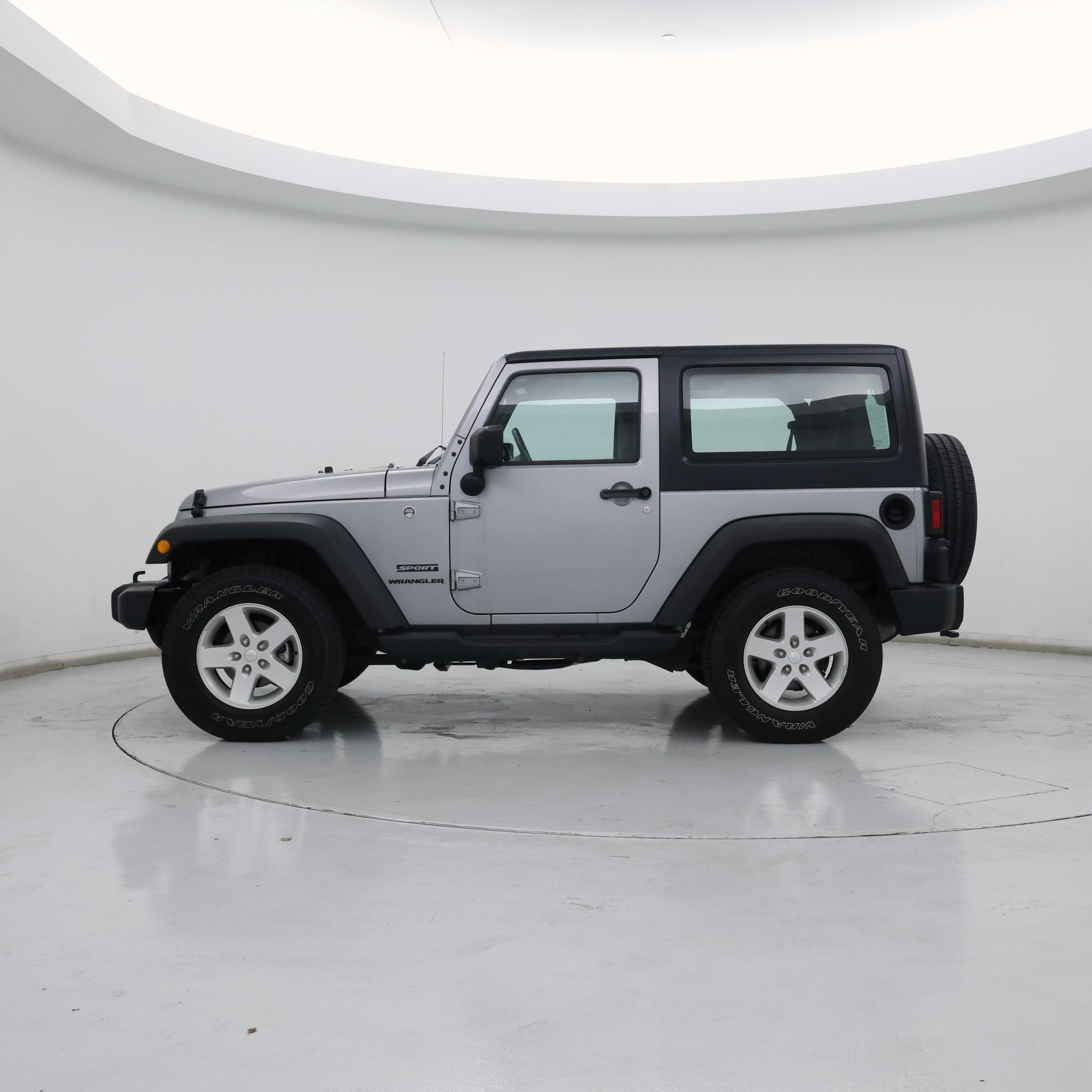 Thumbnail: 2016 Jeep Wrangler - 3