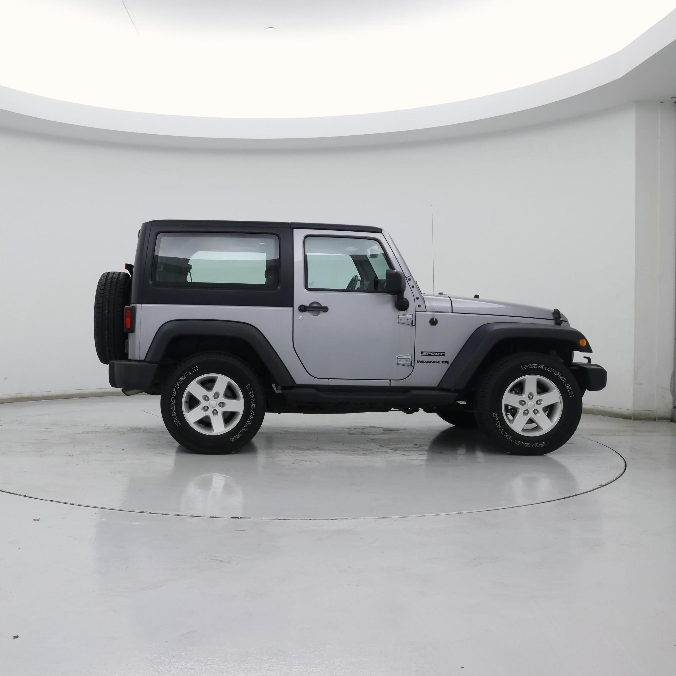 Thumbnail: 2016 Jeep Wrangler - 7