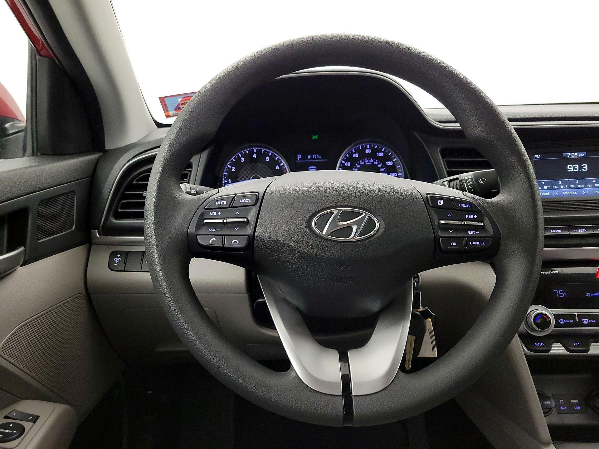 Thumbnail: 2020 Hyundai Elantra - 10