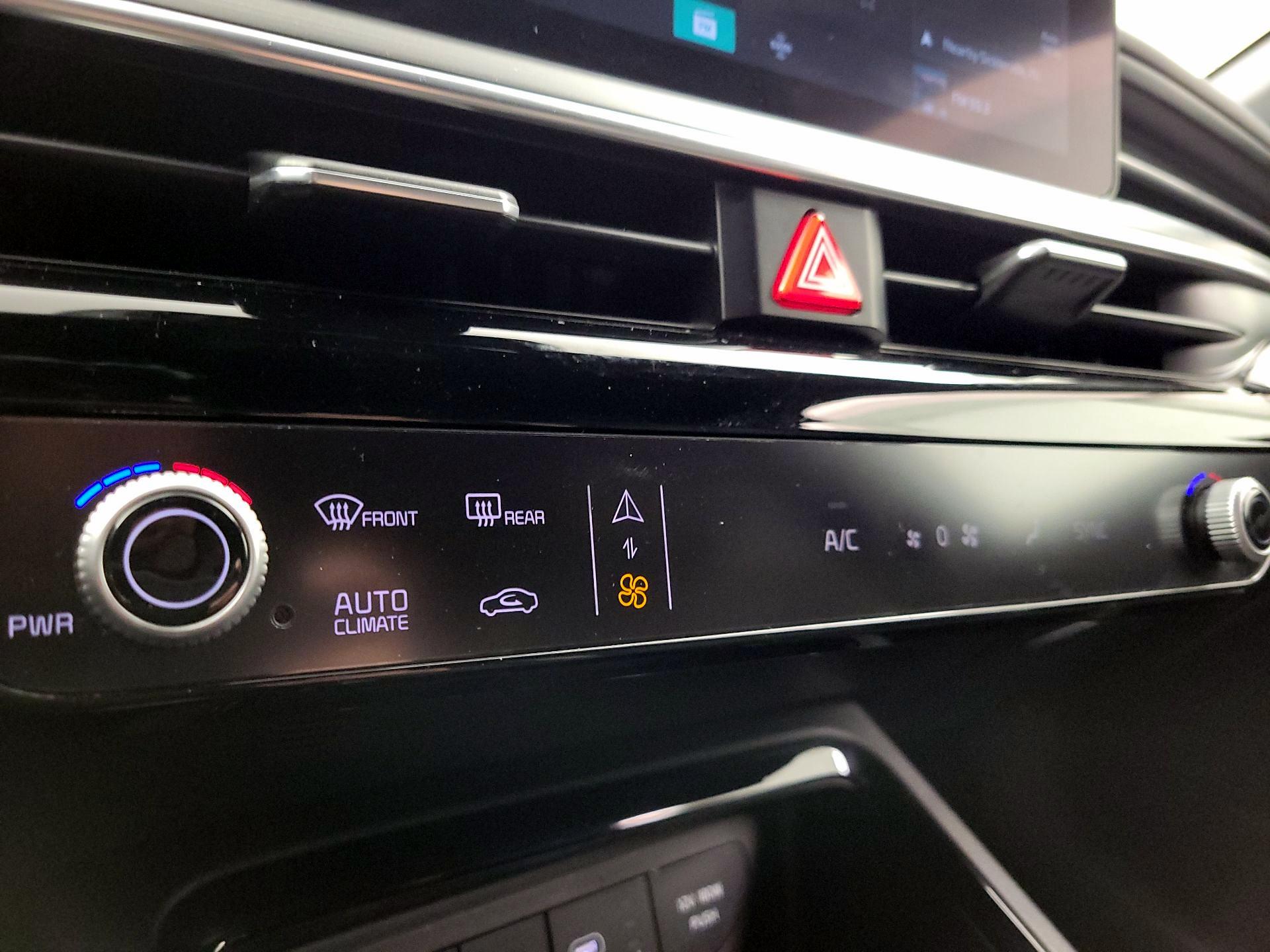 Thumbnail: 2025 Kia K5 - 17