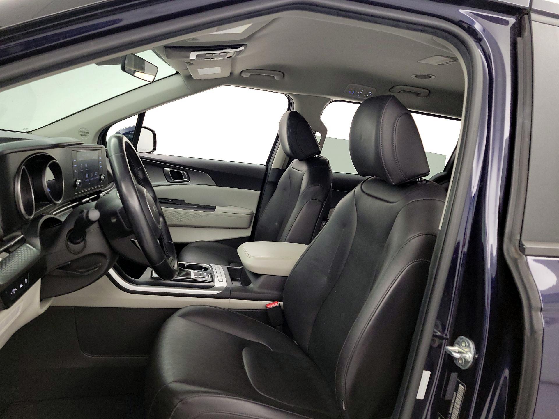 Thumbnail: 2022 Kia Carnival - 11