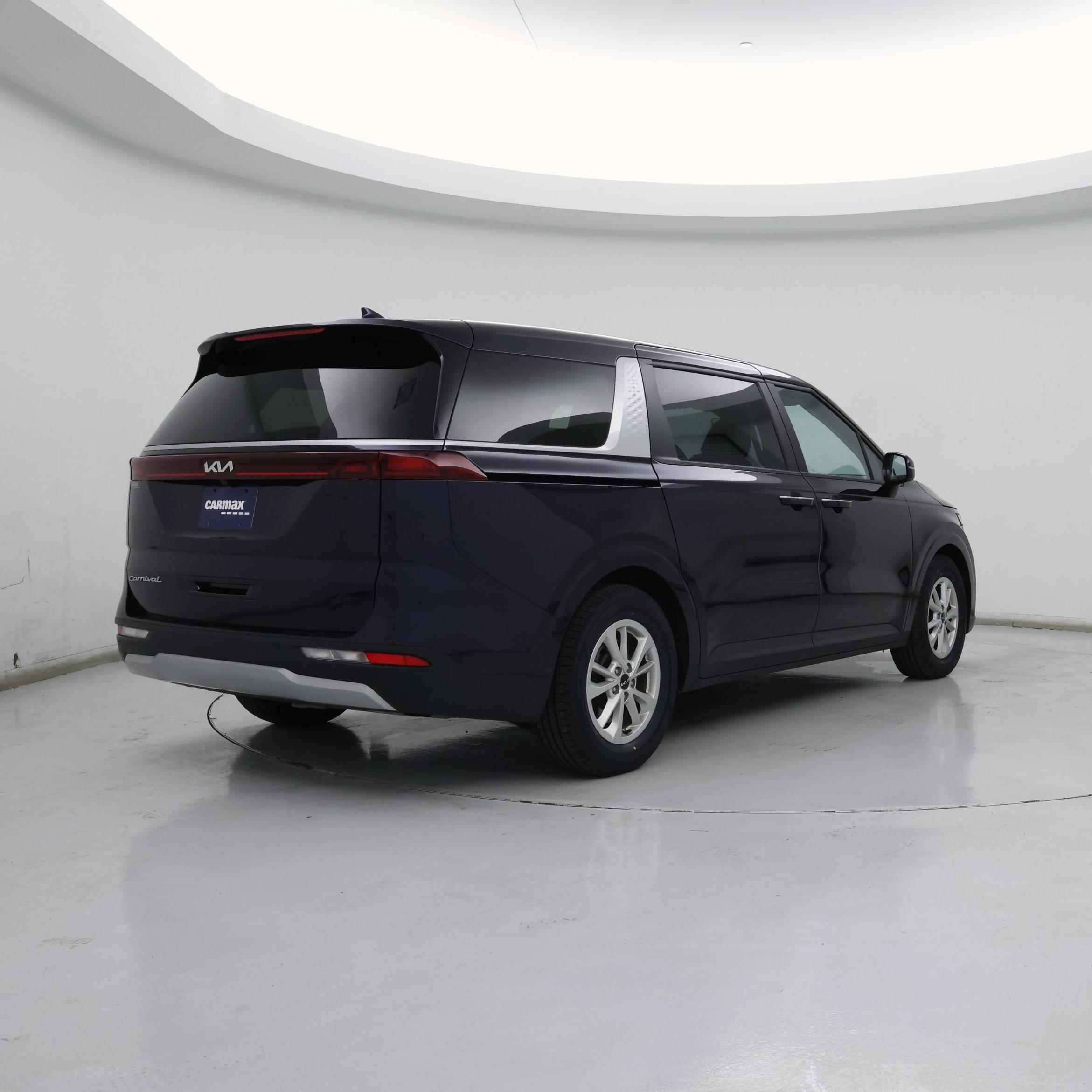 Thumbnail: 2022 Kia Carnival - 8