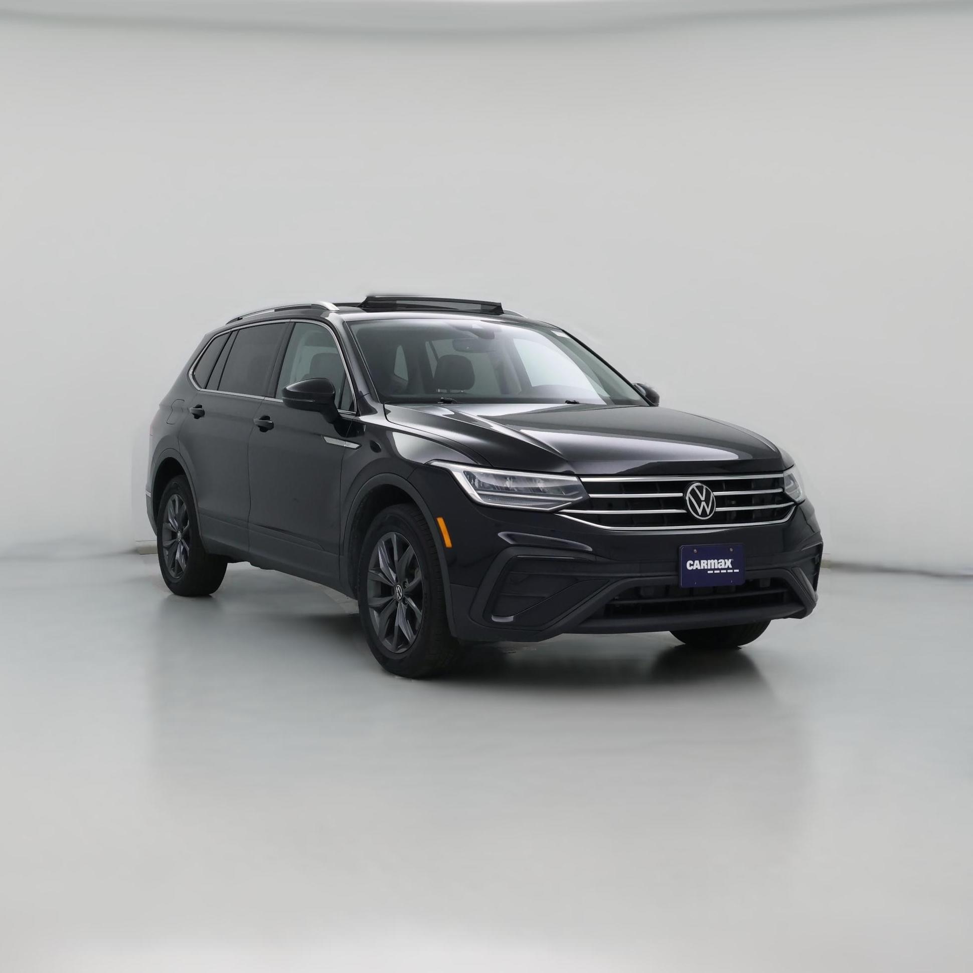 Thumbnail: 2022 Volkswagen Tiguan - 1