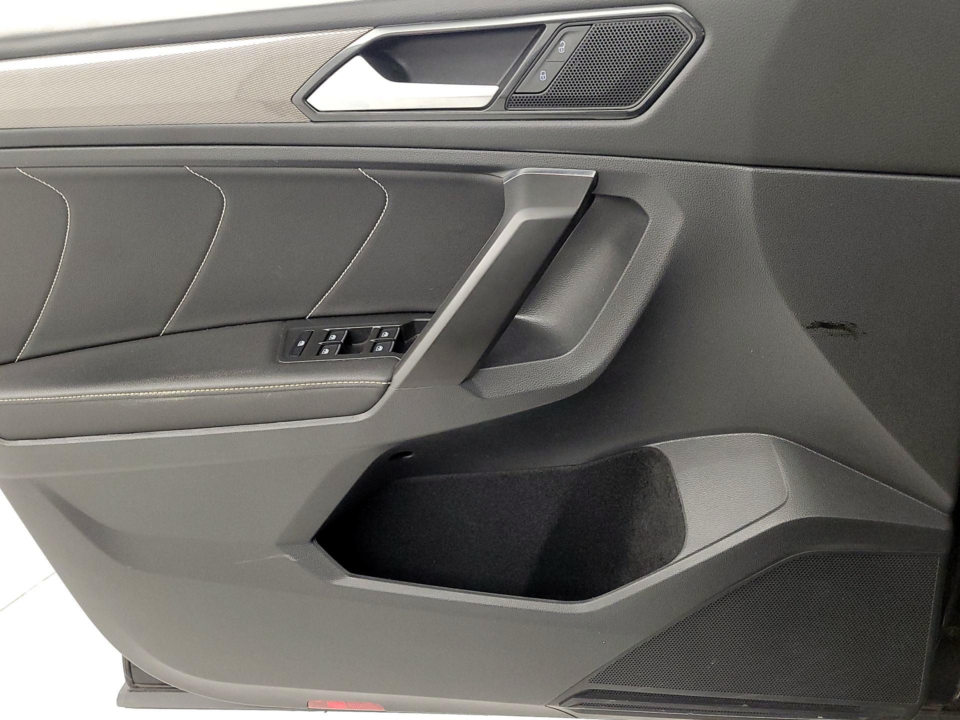 Thumbnail: 2022 Volkswagen Tiguan - 12