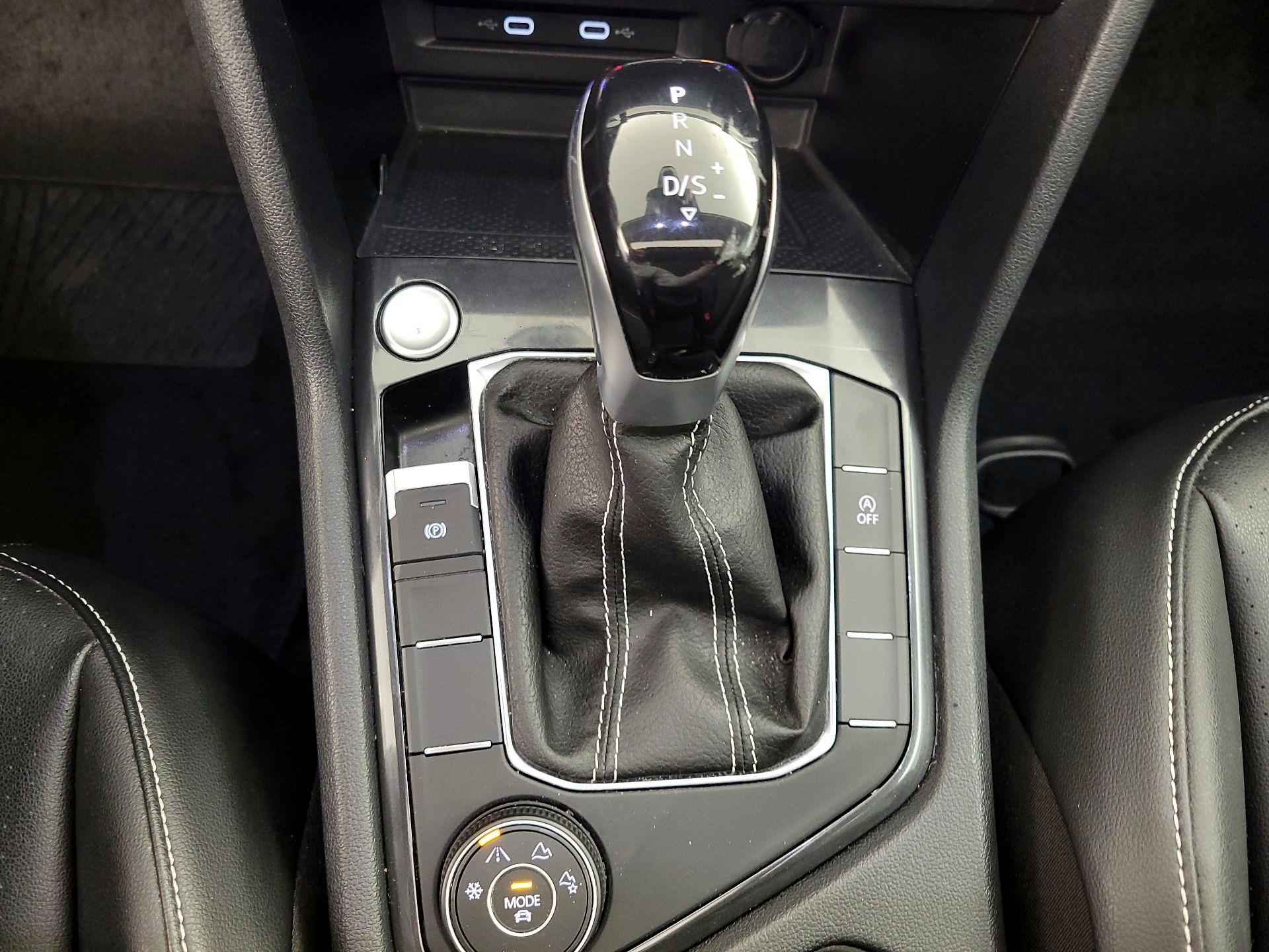 Thumbnail: 2022 Volkswagen Tiguan - 18