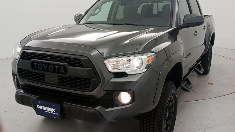 2022 Toyota Tacoma SR5 Hero Image