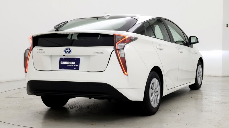 2017 Toyota Prius Two 8