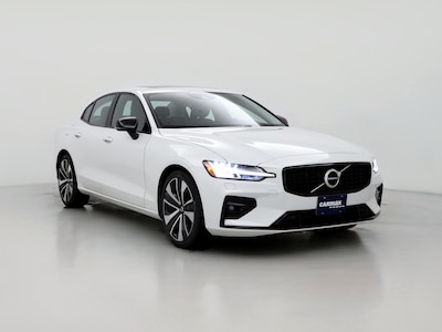 2022 Volvo S60 B5 Momentum -
                Boston, MA