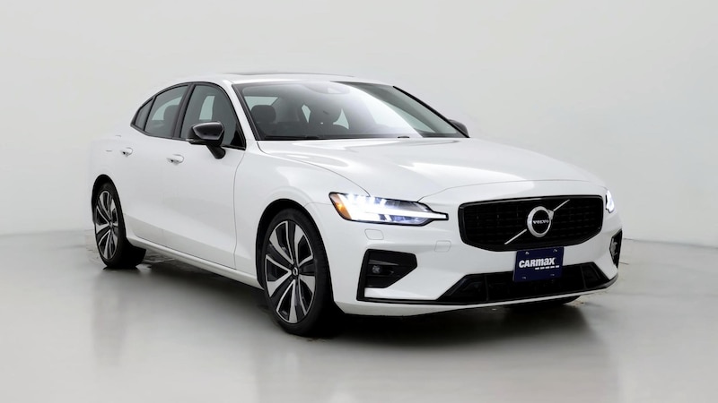 2022 Volvo S60 B5 Momentum Hero Image