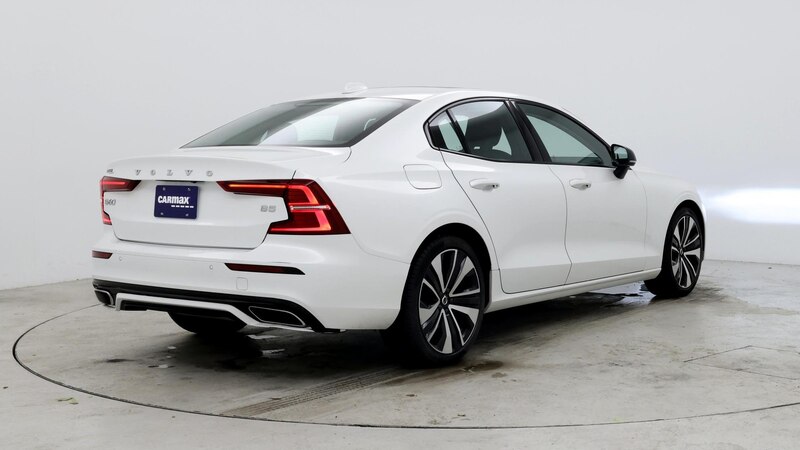 2022 Volvo S60 B5 Momentum 8