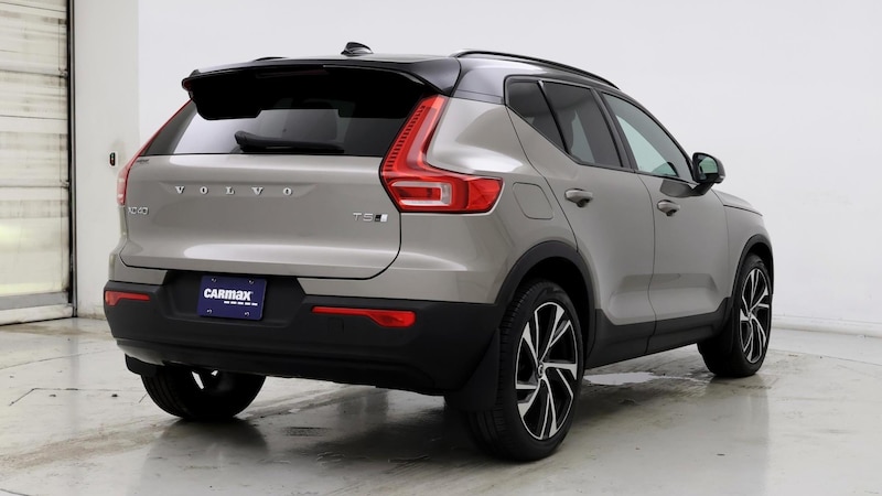 2022 Volvo XC40 T5 R-Design 8