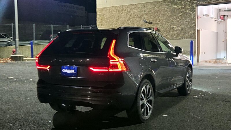 2022 Volvo XC60 B5 Momentum 5