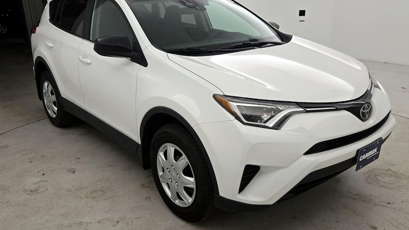 2018 Toyota RAV4 LE 3