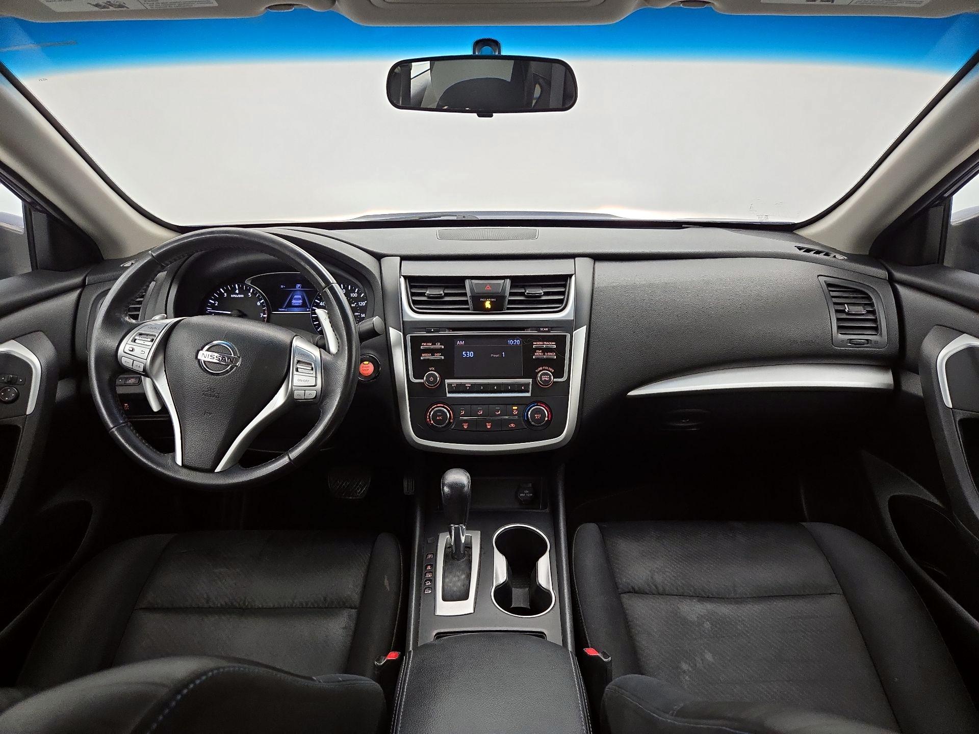 Thumbnail: 2017 Nissan Altima - 9