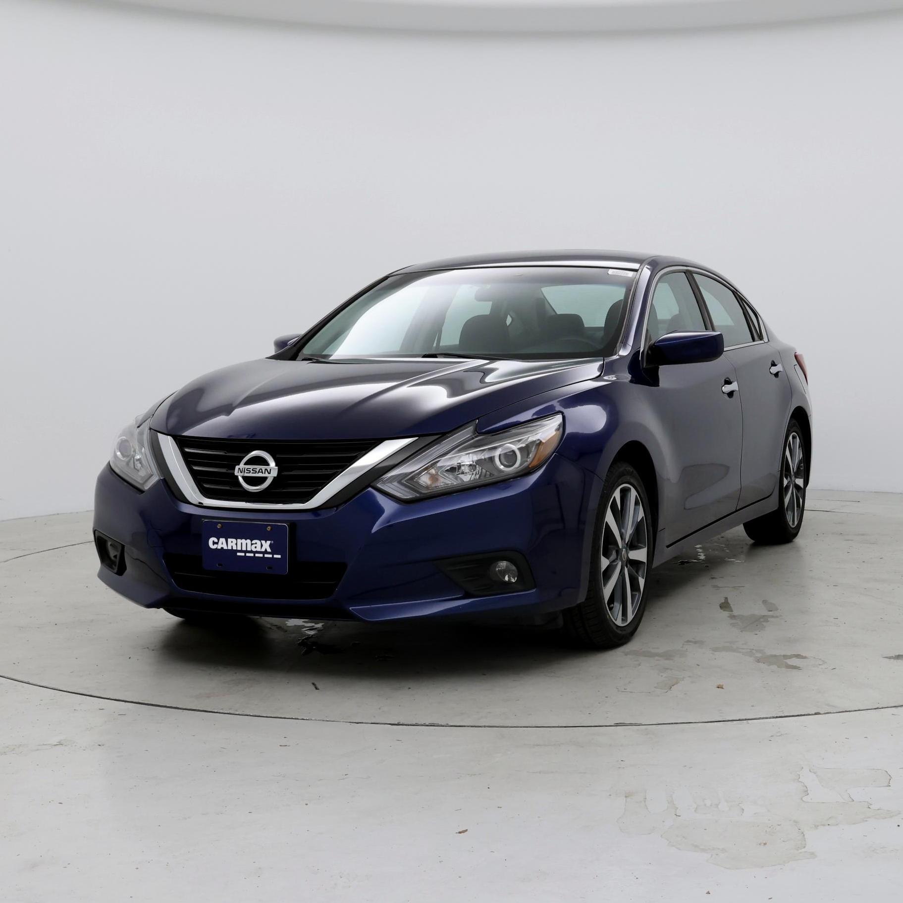 Thumbnail: 2017 Nissan Altima - 5
