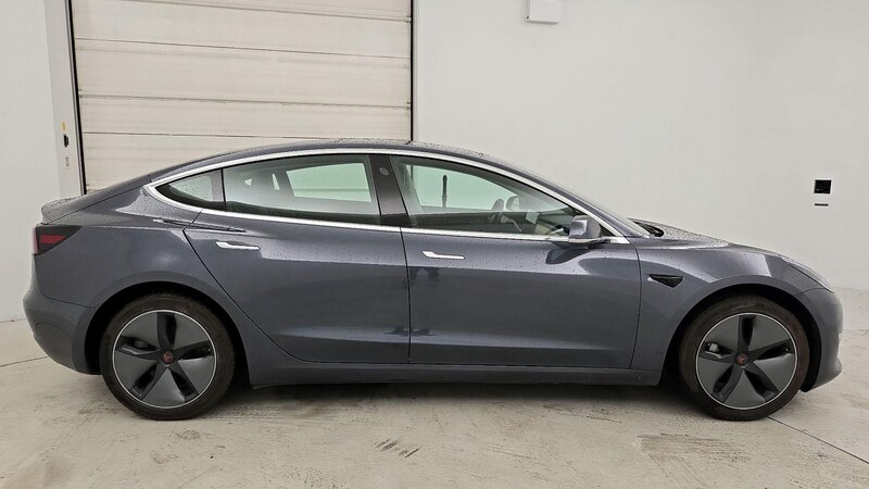 2019 Tesla Model 3 Standard Range 4