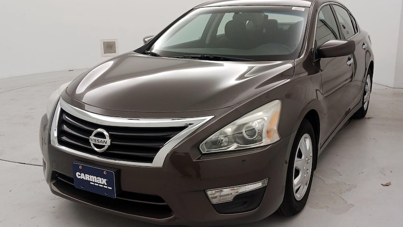 2015 Nissan Altima S Hero Image