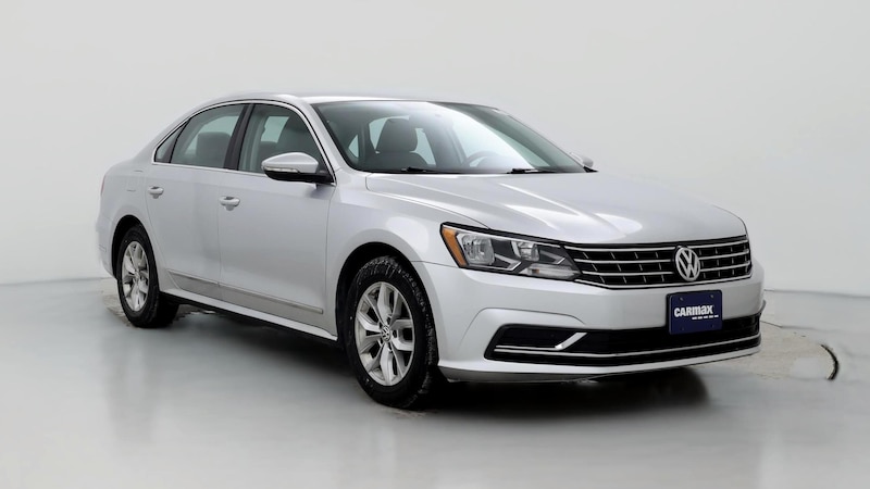 2016 Volkswagen Passat S Hero Image