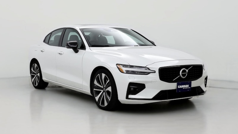 2022 Volvo S60 B5 Momentum Hero Image