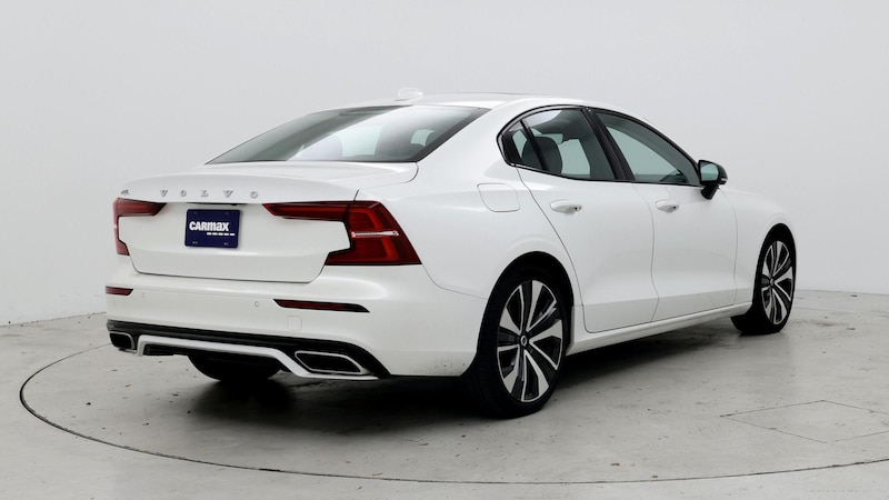 2022 Volvo S60 B5 Momentum 8