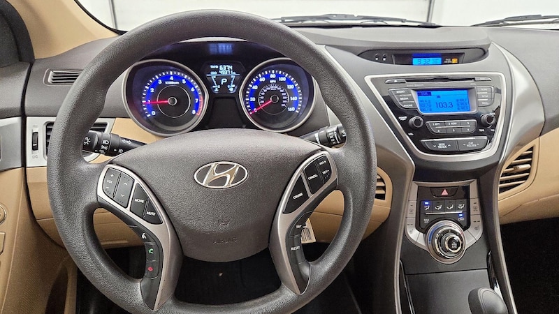 2013 Hyundai Elantra GLS 10