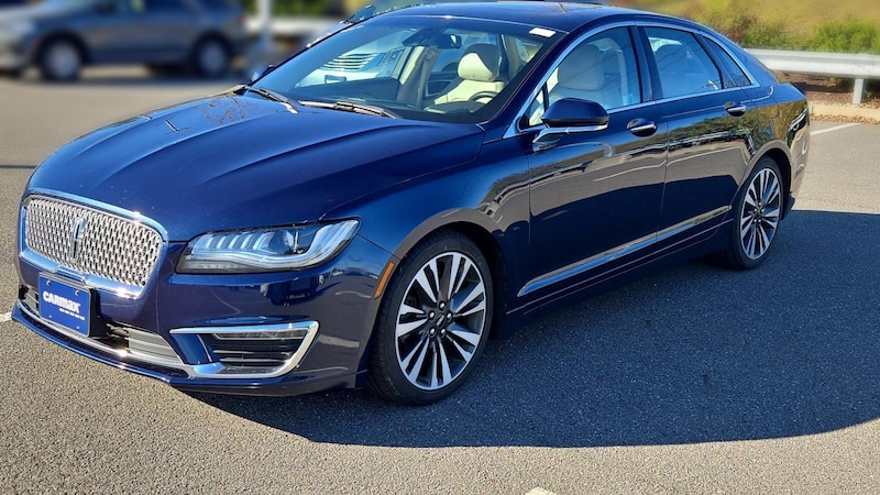 2017 Lincoln MKZ Reserve Hero Image