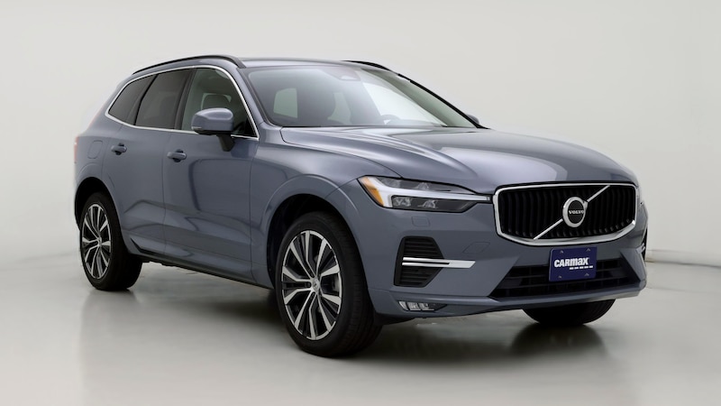 2022 Volvo XC60 B5 Momentum Hero Image