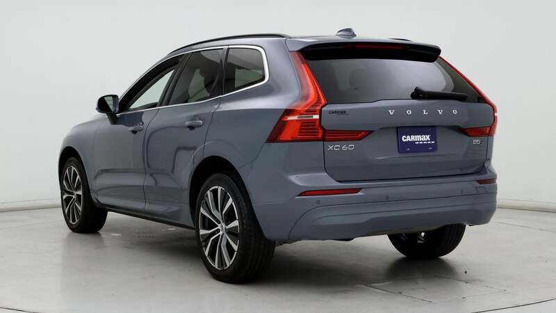 2022 Volvo XC60 B5 Momentum 2