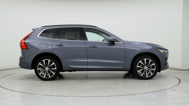 2022 Volvo XC60 B5 Momentum 7