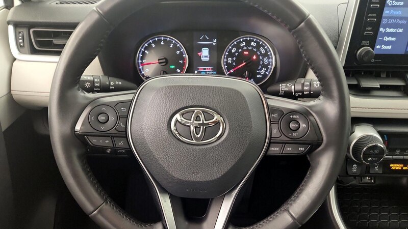 2019 Toyota RAV4 XLE 10