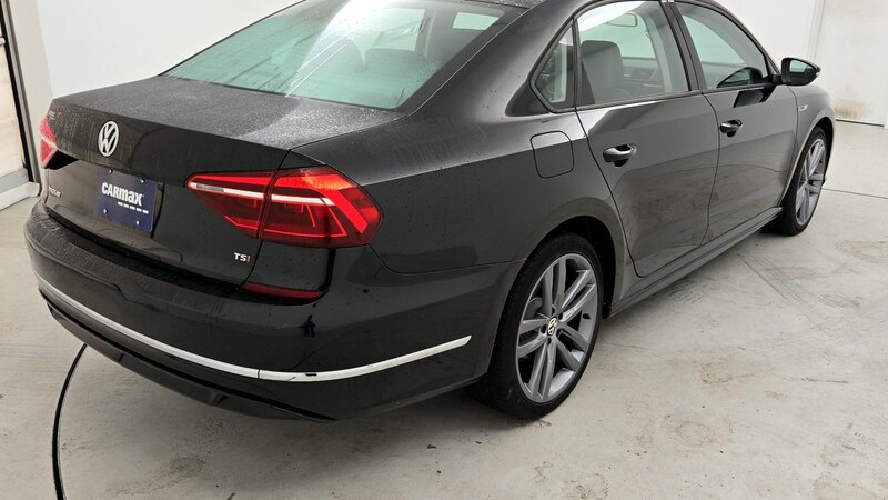 2018 Volkswagen Passat R-Line 5