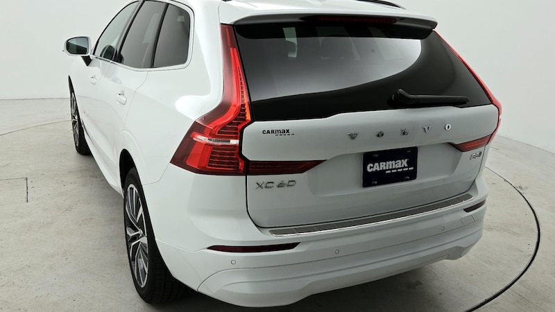 2022 Volvo XC60 B5 Momentum 7