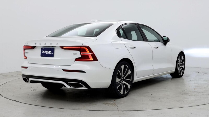 2022 Volvo S60 B5 Momentum 8