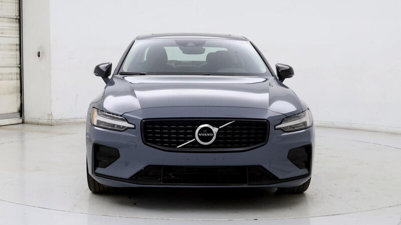 2022 Volvo S60 B5 Momentum 5