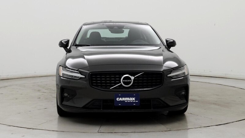 2022 Volvo S60 B5 Momentum 5