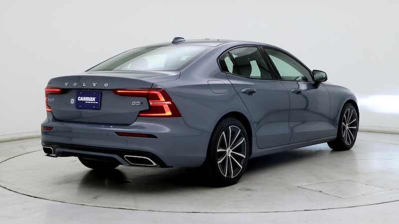 2022 Volvo S60 B5 Momentum 8