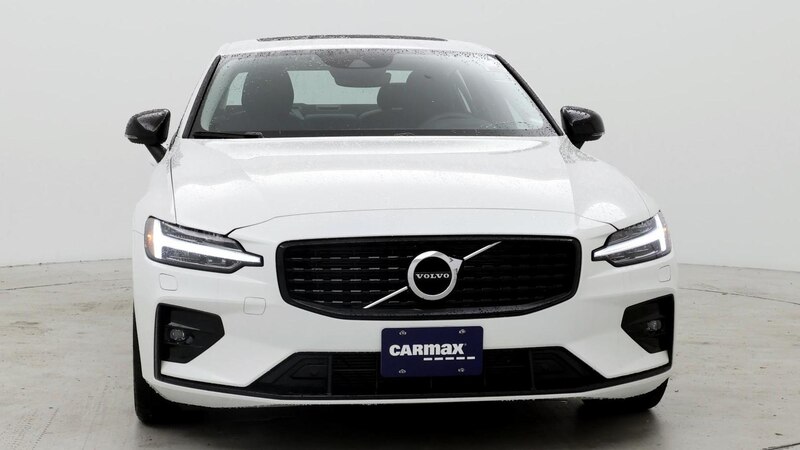 2022 Volvo S60 B5 Momentum 5