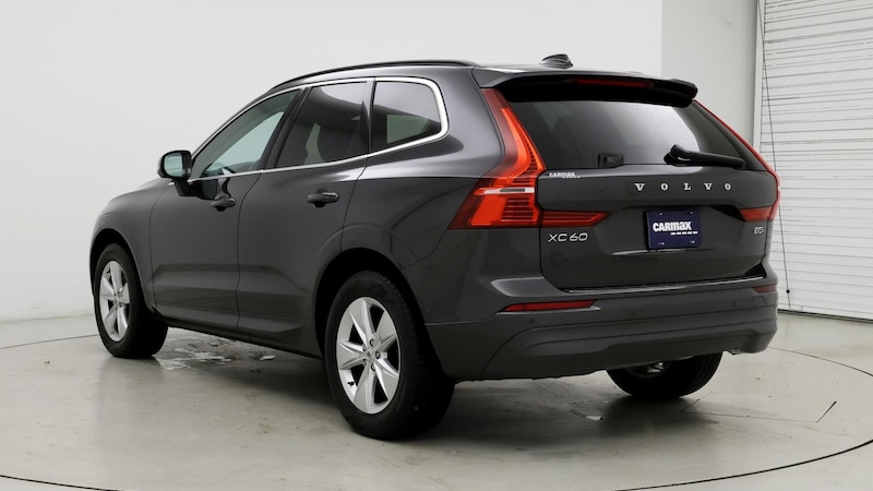 2022 Volvo XC60 B5 Momentum 2