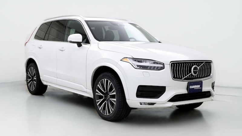 2022 Volvo XC90 T6 Momentum Hero Image