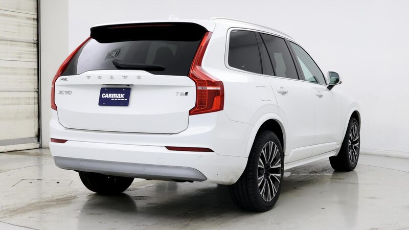 2022 Volvo XC90 T6 Momentum 8