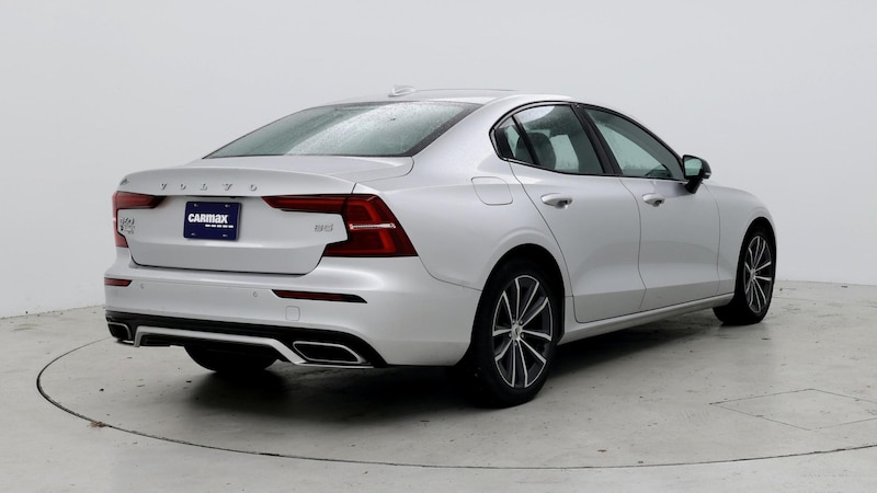 2022 Volvo S60 B5 Momentum 8