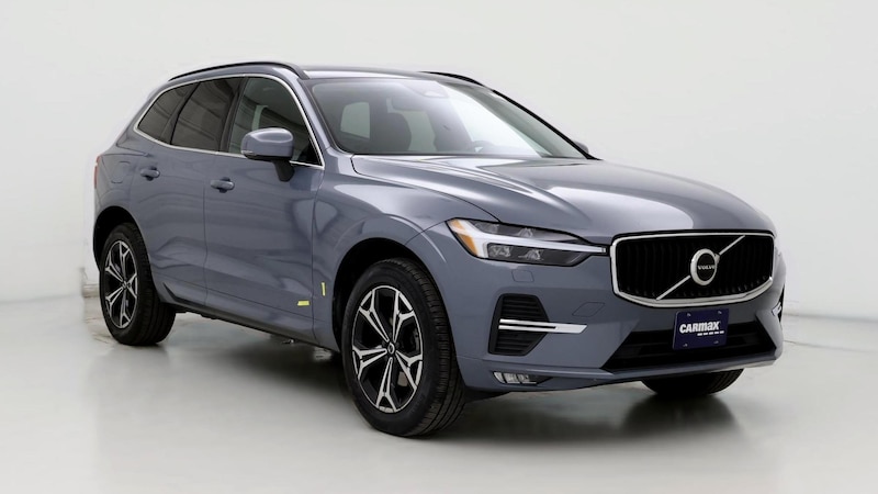 2022 Volvo XC60 B5 Momentum Hero Image