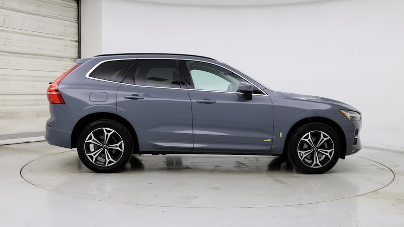 2022 Volvo XC60 B5 Momentum 7