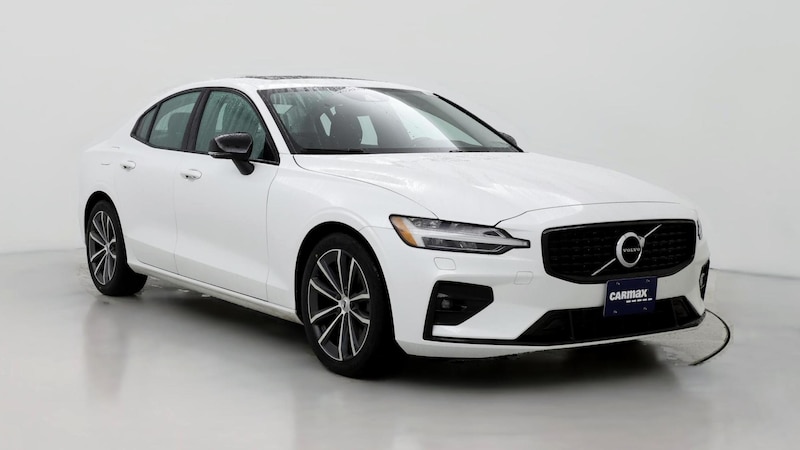 2022 Volvo S60 B5 Momentum Hero Image