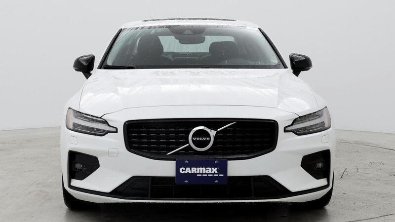 2022 Volvo S60 B5 Momentum 5