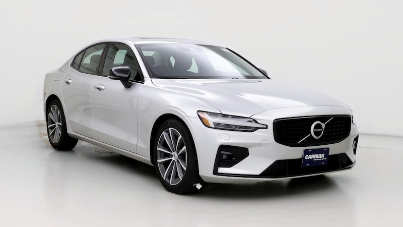 2022 Volvo S60 B5 Momentum Hero Image