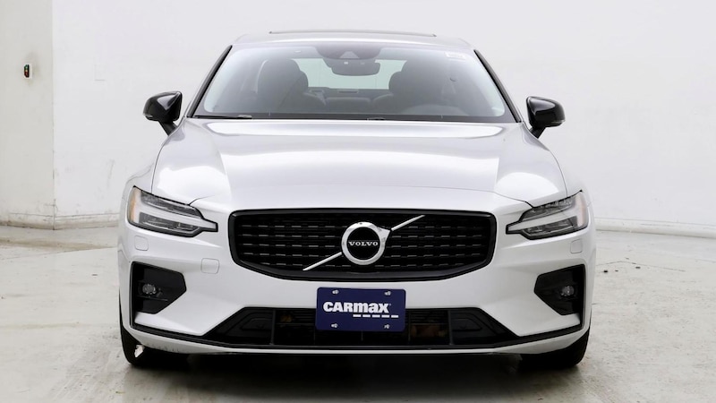 2022 Volvo S60 B5 Momentum 5