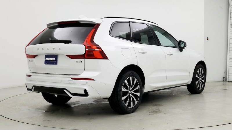 2023 Volvo XC60 B5 Plus 8