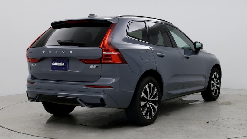 2023 Volvo XC60 B5 Plus 8